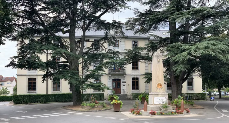 Rénovation dans le centre historique de Ferney-Voltaire en abord du Château de Voltaire